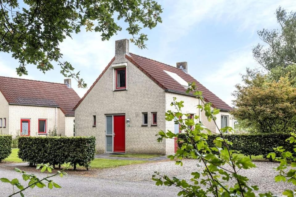 Vakantiehuis aan het water -incl laadpaal- House in Gelderland, Netherlands