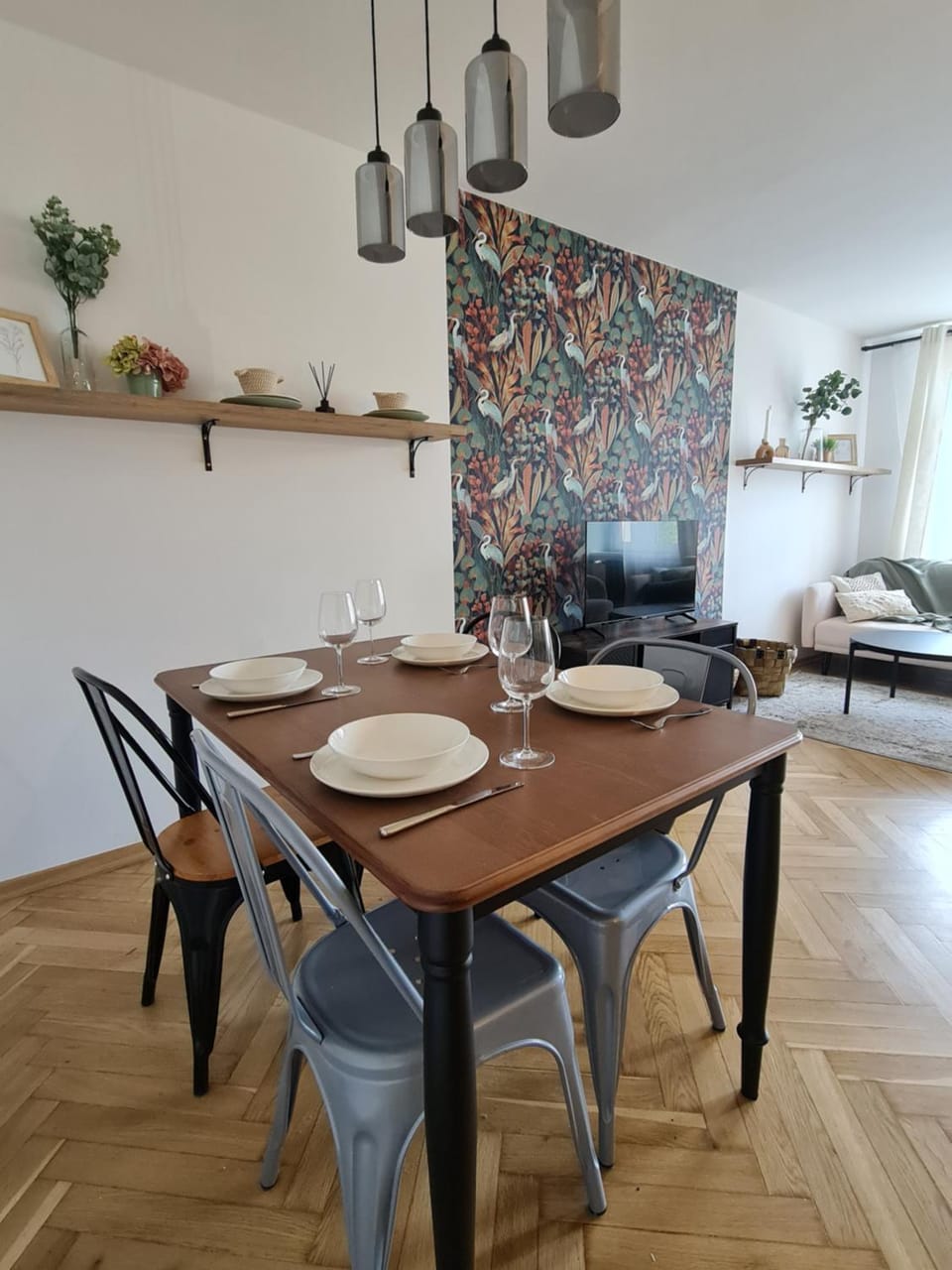 Living room, Seating area, Dining area