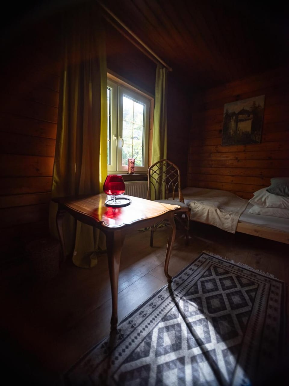 Bed, Photo of the whole room, Seating area, Bedroom