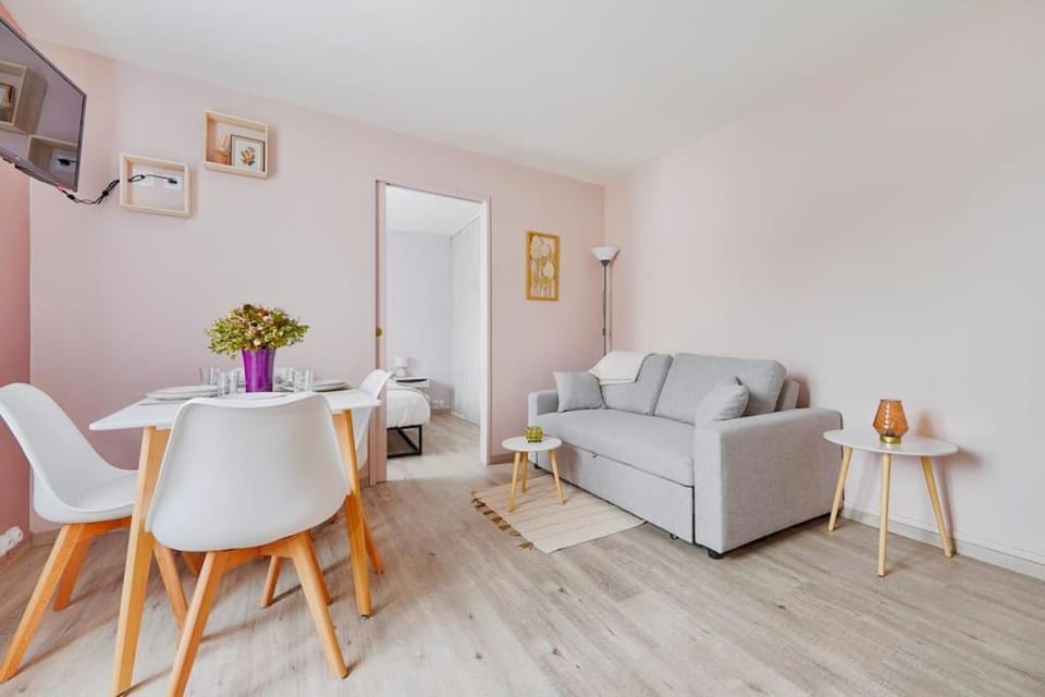 Welcome to Emma House Apartment in Île-de-France