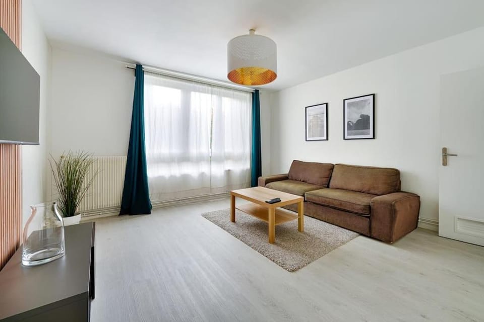 Welcome to Karl House Apartment in Noisy-le-Grand