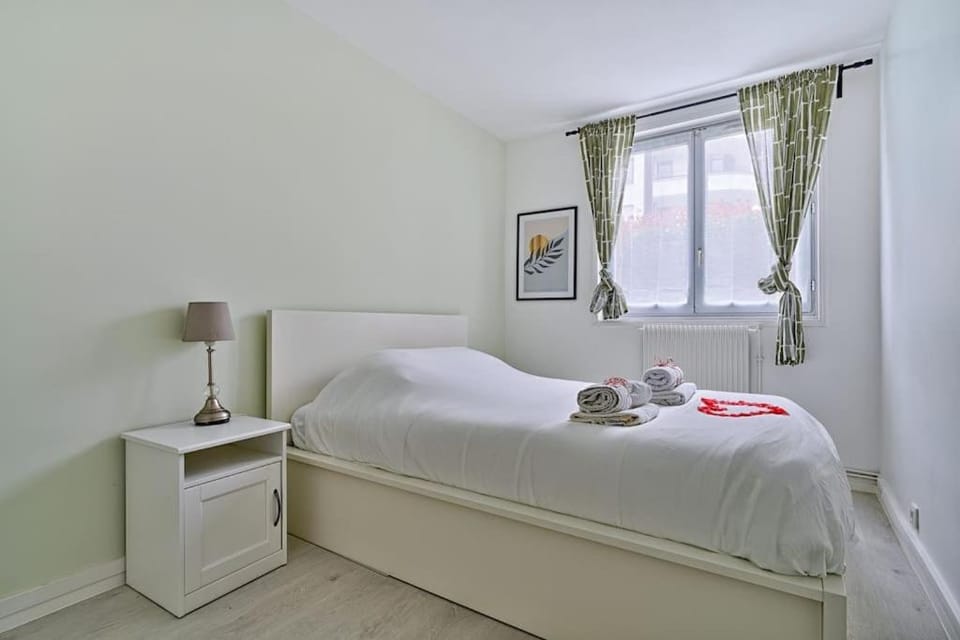 Welcome to Karl House Apartment in Noisy-le-Grand