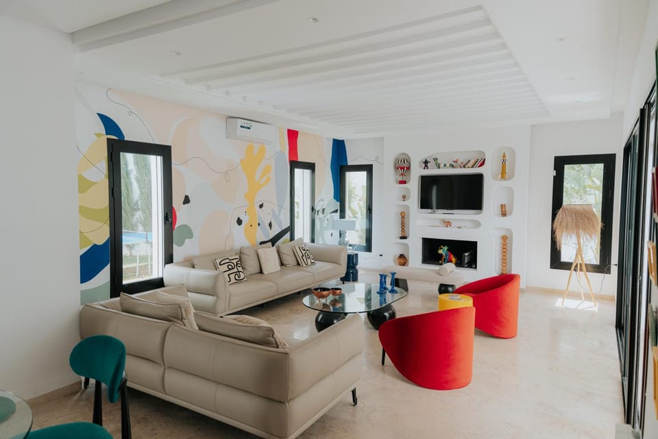Dar Lily-Luxury & Design 4BDR Villa with Pool in Hammamet-5mn to Beach, The sindbad hotel Villa in Hammamet