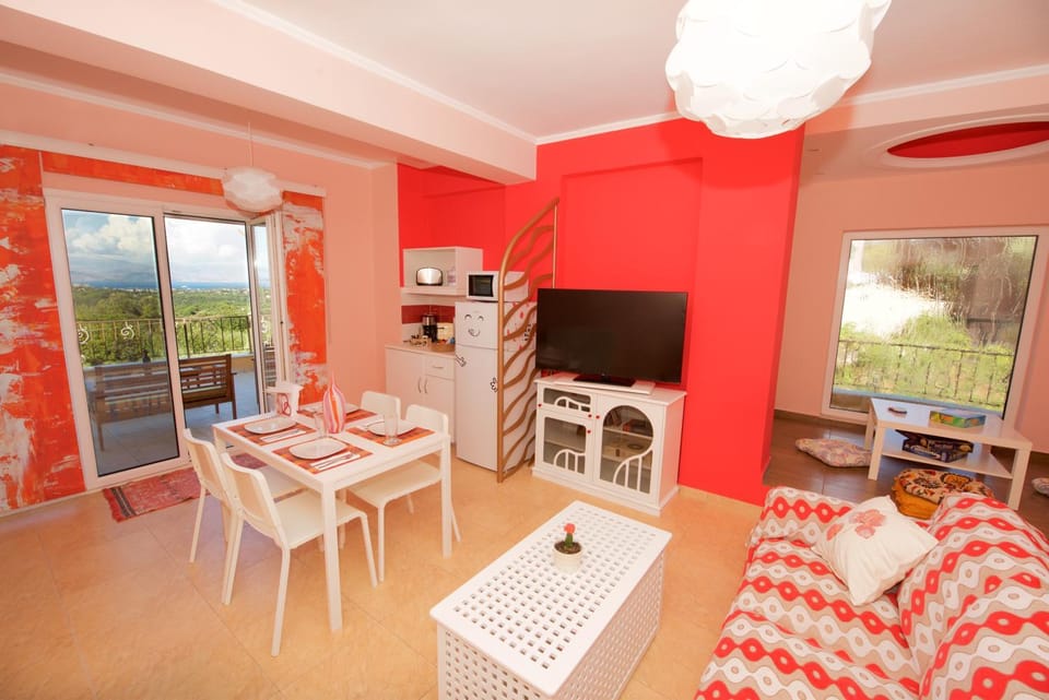 TV and multimedia, Seating area, Dining area