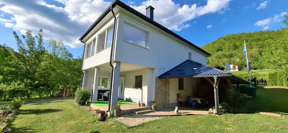 Apartman Anna & Kamp Elza House in Lika-Senj County