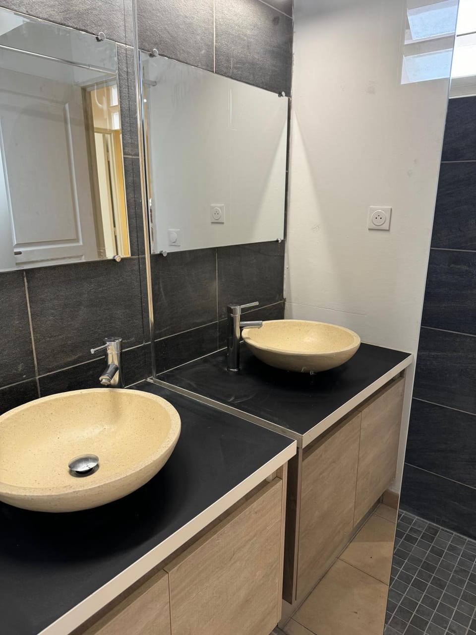 Appartement F2 résidence calme avec piscine SAINT-ANDRE Apartment in Réunion