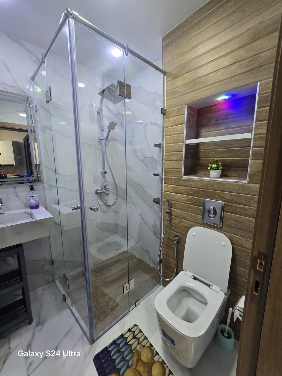 Shower, Toilet, Bathroom