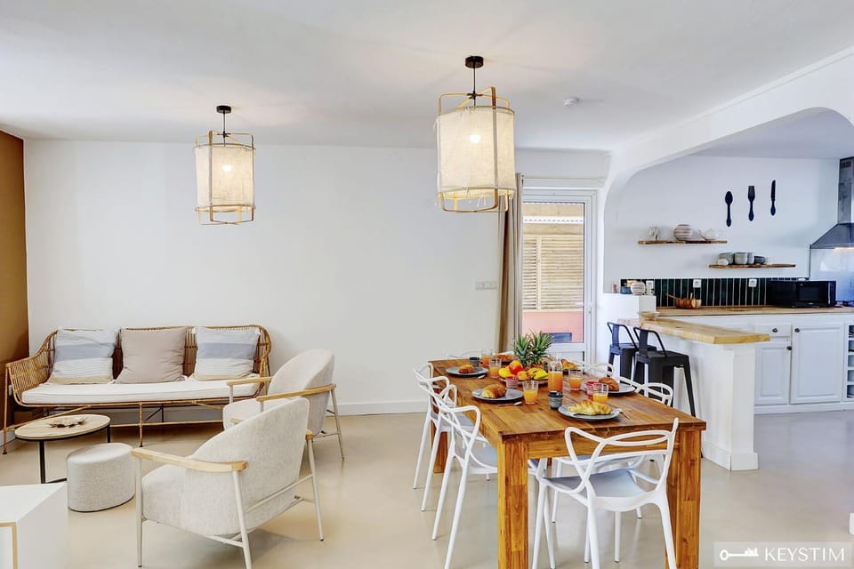 Living room, Dining area