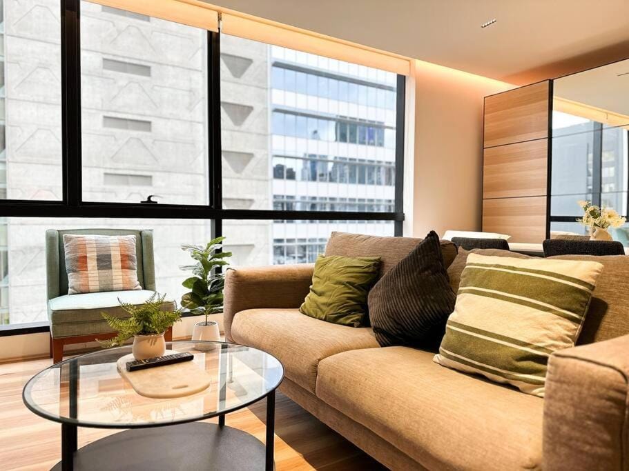 Stylish Urban Retreat in Melbourne CBD Apartment in Melbourne