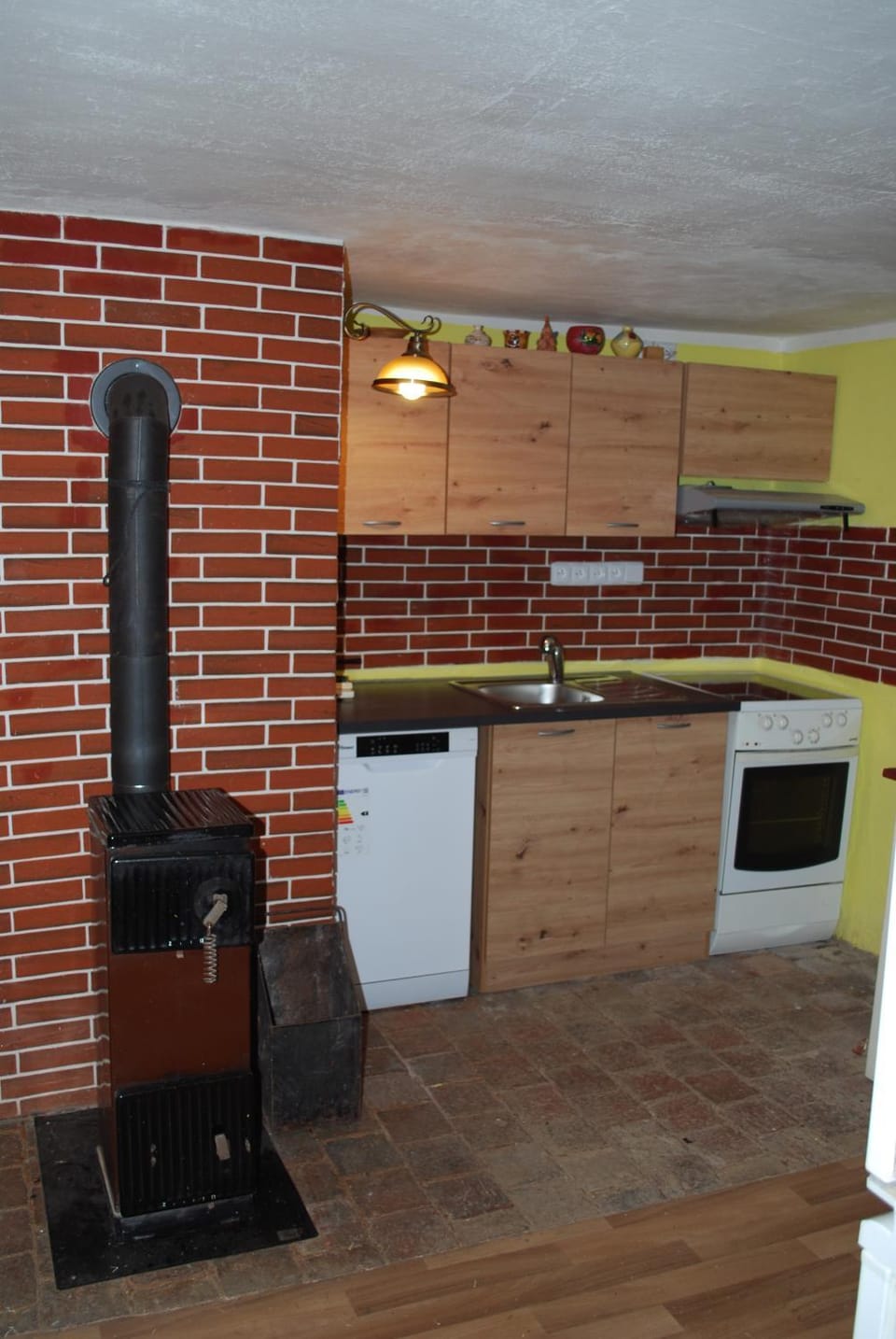 Kitchen or kitchenette, Kitchen or kitchenette