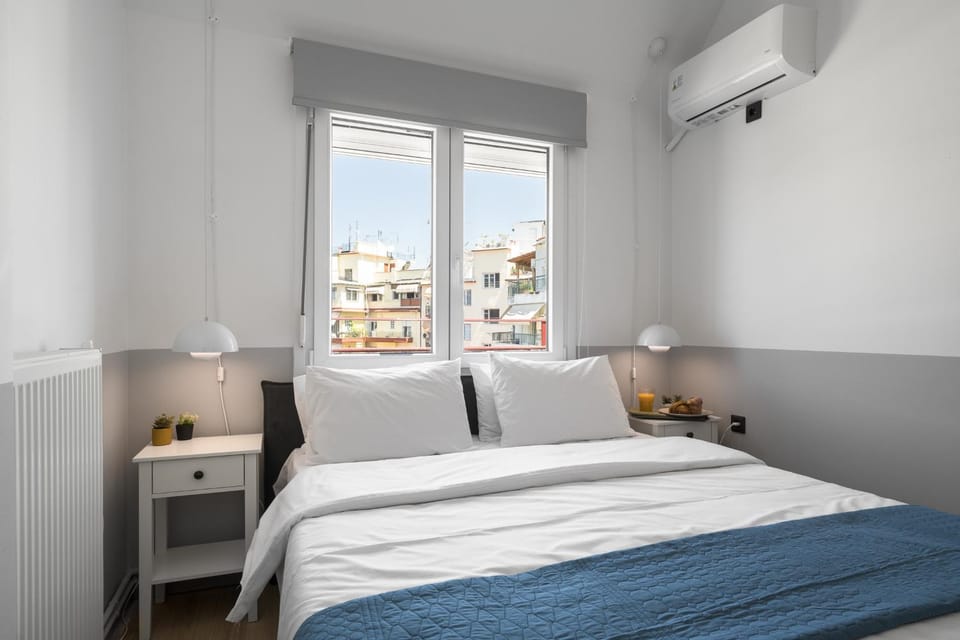 Bed, Photo of the whole room, Bedroom, air conditioner
