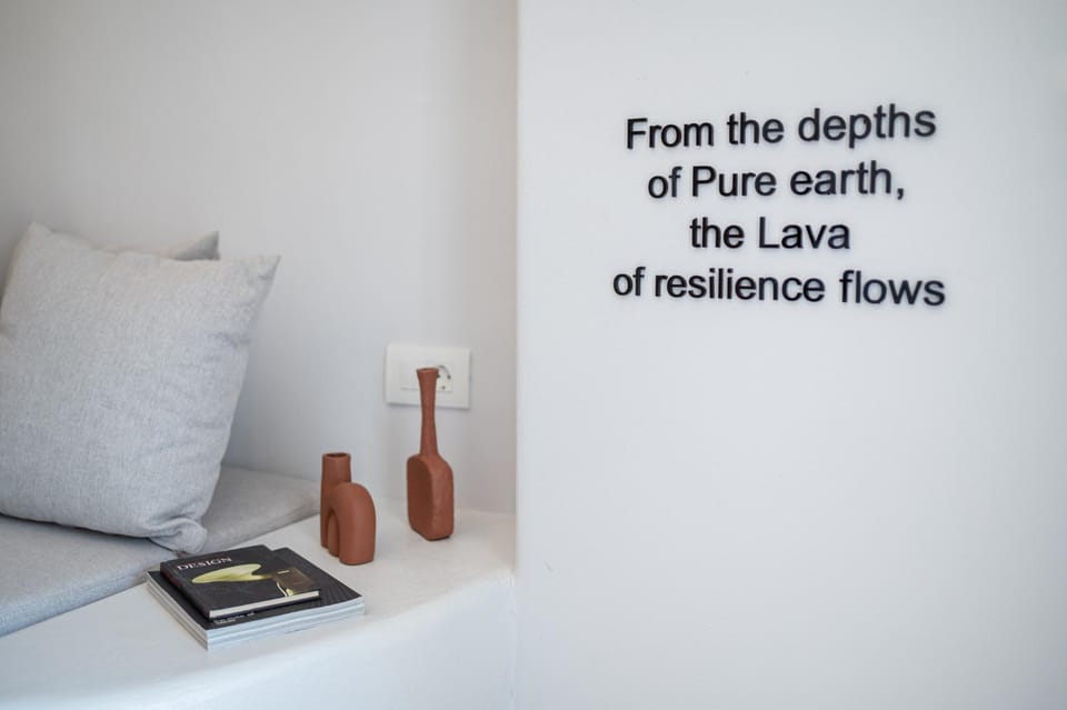 ArtChroma House Apartment in Santorini