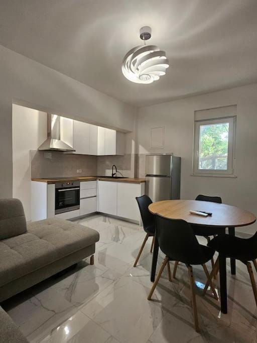 Kitchen or kitchenette, Living room, Seating area, Dining area, dishwasher, minibar, oven, pet friendly, stove