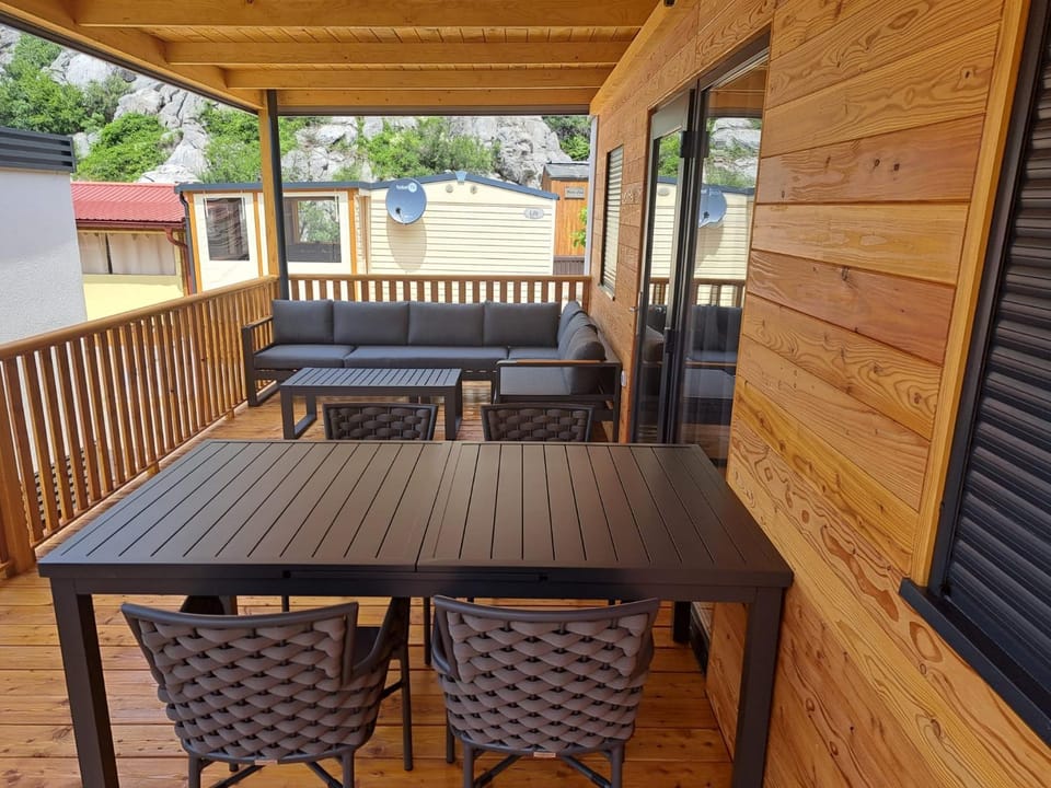 Dalmos 4 Campground/ 
RV Resort in Lika-Senj County
