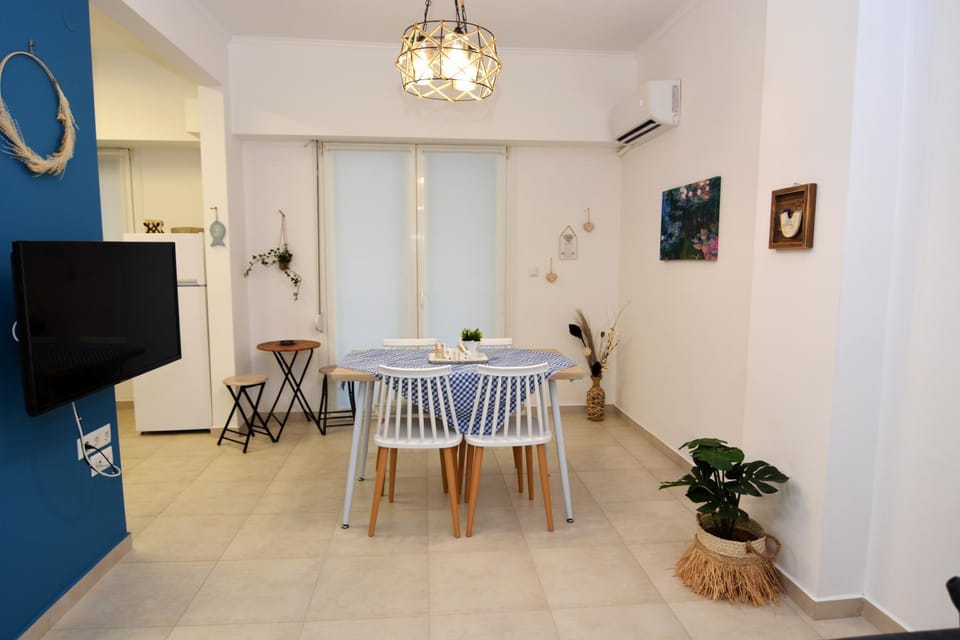 TV and multimedia, Kitchen or kitchenette, Dining area, air conditioner