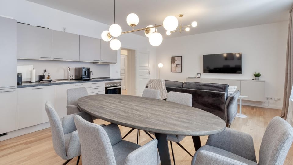TV and multimedia, Living room, Seating area, Dining area, dishwasher, oven, pet friendly, stove