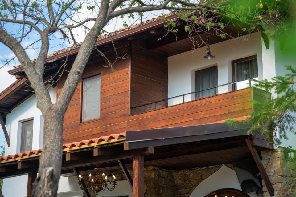 Property building, Day, View (from property/room), Balcony/Terrace