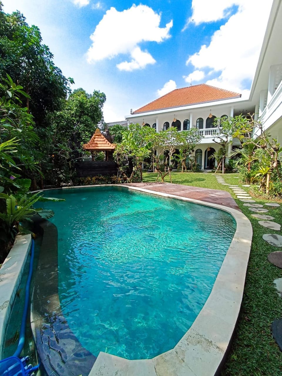 Property building, Day, Garden, Garden view, Pool view, Swimming pool
