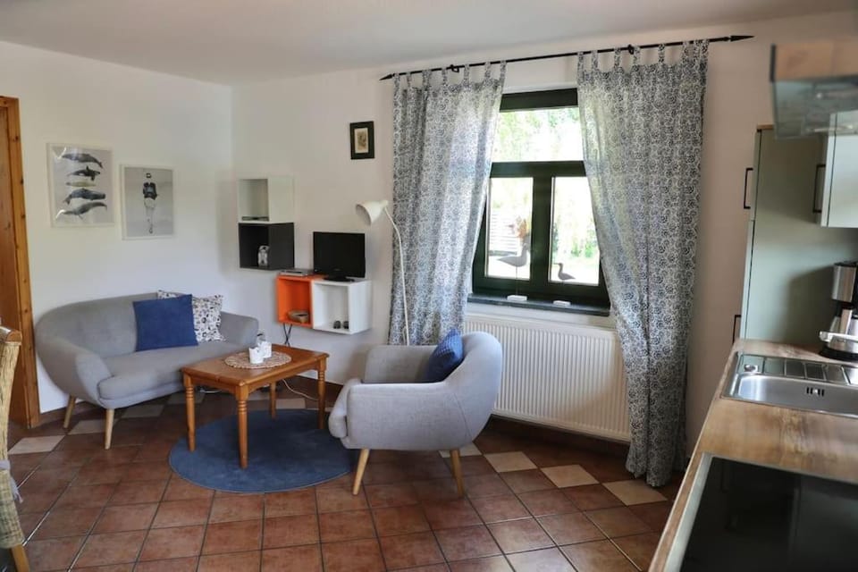 TV and multimedia, Kitchen or kitchenette, Living room, Dining area, Evening entertainment