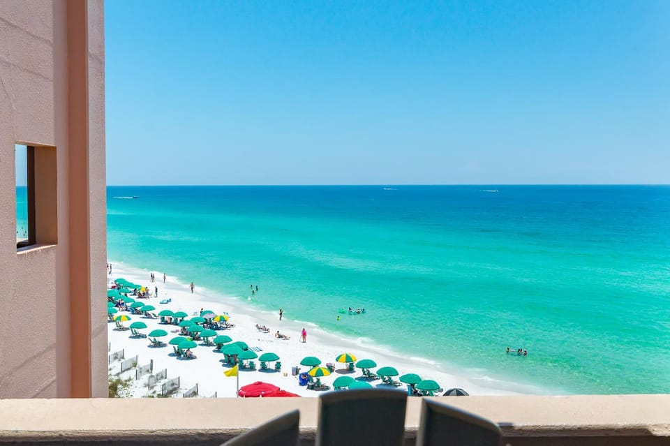 The Surf Shack Apartment hotel in Destin