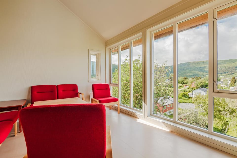 View (from property/room), Living room, Mountain view