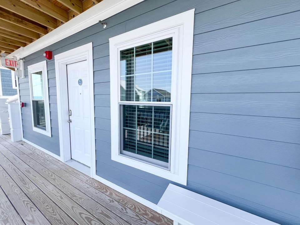 1004 Queen Pet Friendly Suite, 1st Floor Oasis Apartment in Wilmington