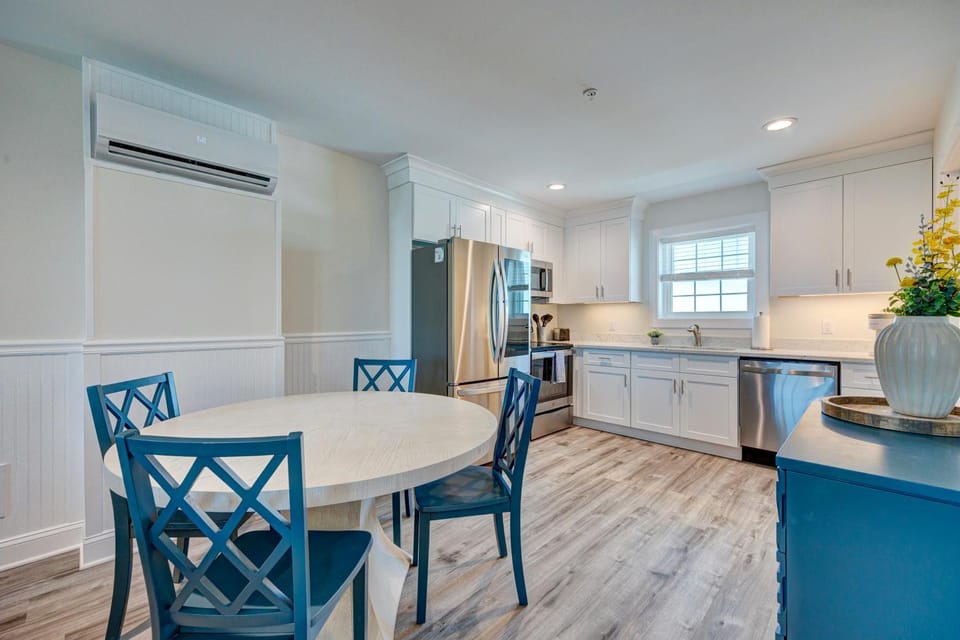 1007 Queen Suite, 1st Floor Oasis Apartment in Wilmington