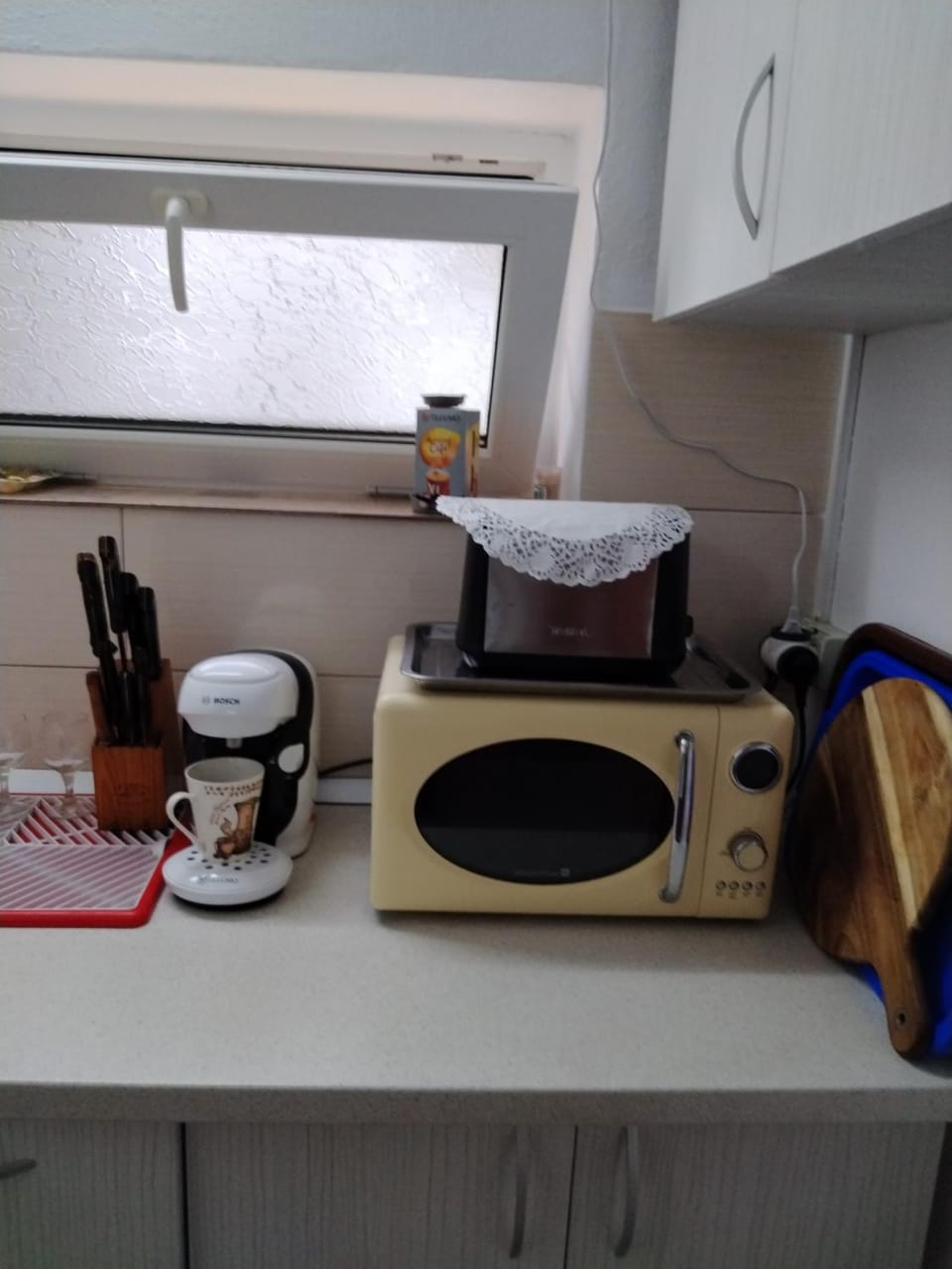 Kitchen or kitchenette, Internal: Not applicable to any particular room