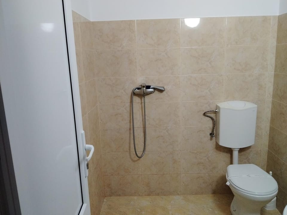 Bathroom, Internal: Not applicable to any particular room