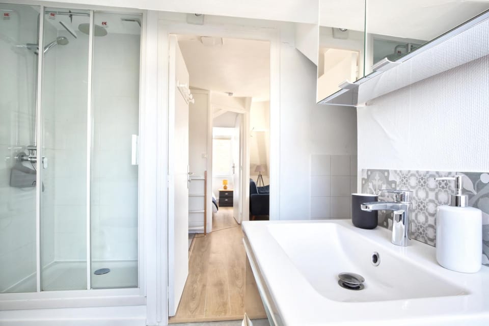 Shower, Bathroom