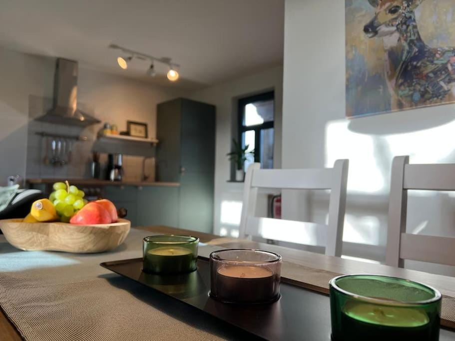 Dining area, Food