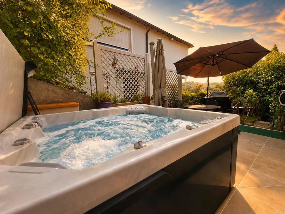 PMC Traumblick Suite & Spa - Private Wellness mit Sauna & Außenwhirlpool Apartment in Rhineland-Palatinate