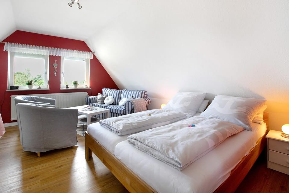 Property building, Living room, Bedroom