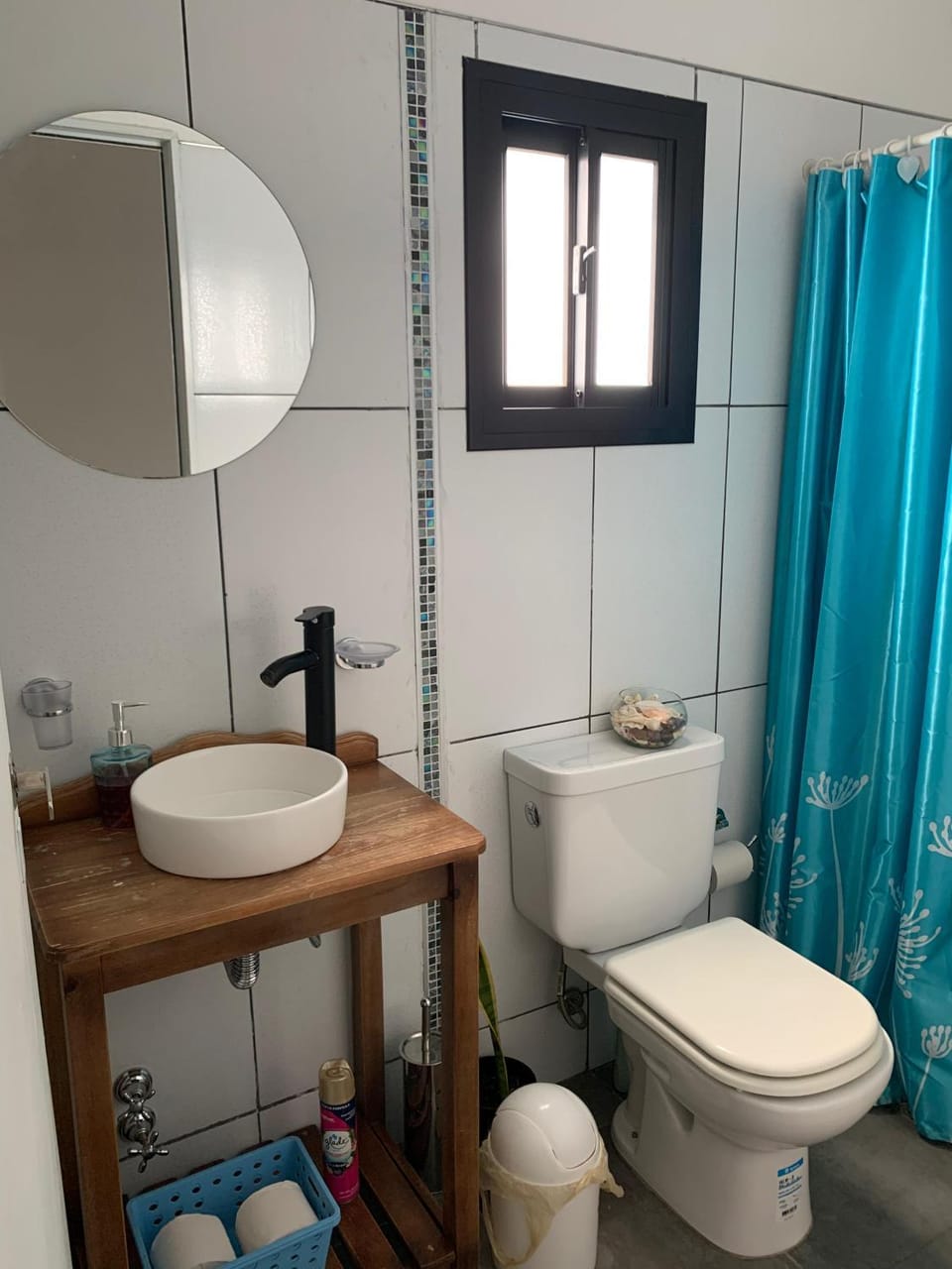 Toilet, Bathroom, towels