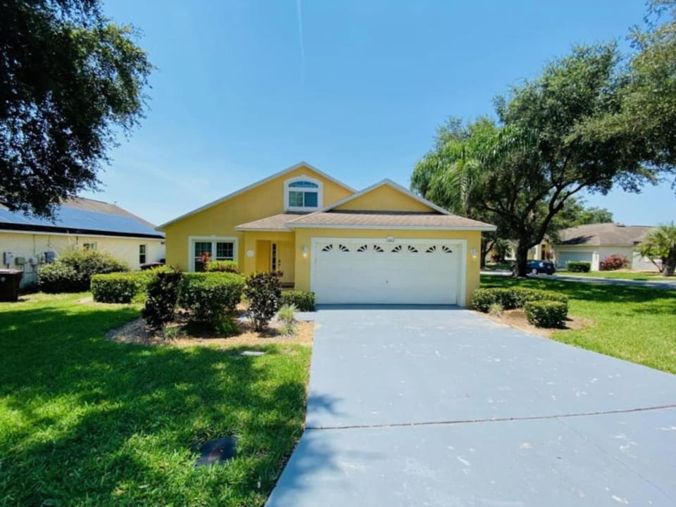 The Sunshine Home House in Haines City