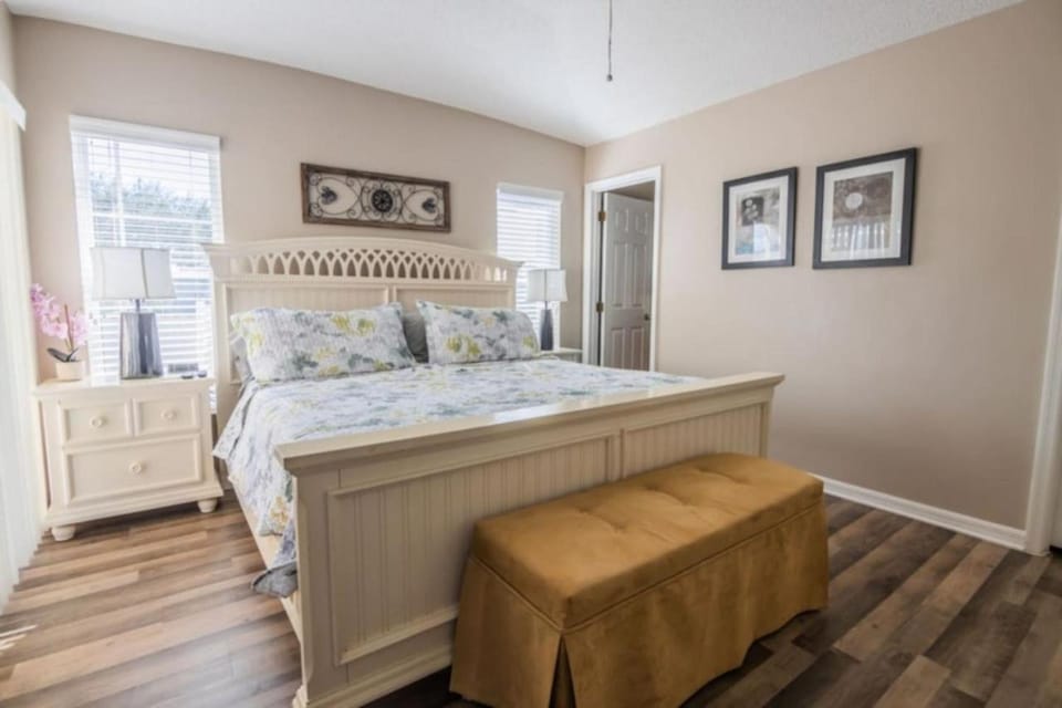 Southern Dunes Grand Getaway House in Haines City