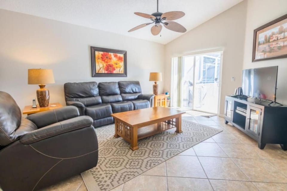 Southern Dunes Grand Getaway House in Haines City