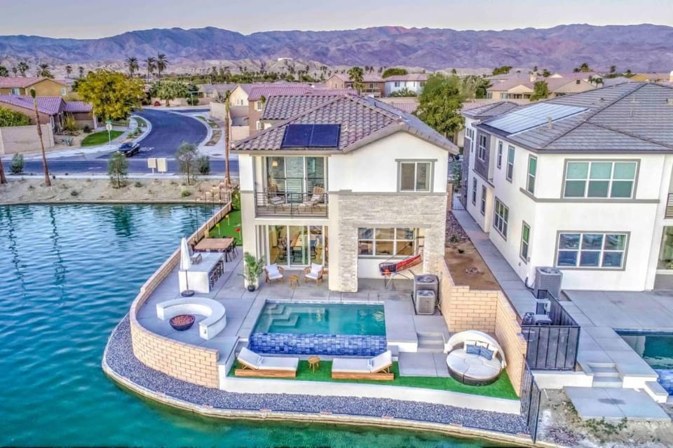 Lakeside Haven House in Indio