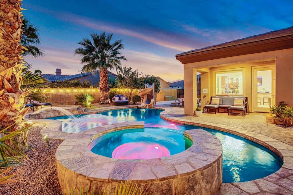 Back in Black Holiday Home House in La Quinta