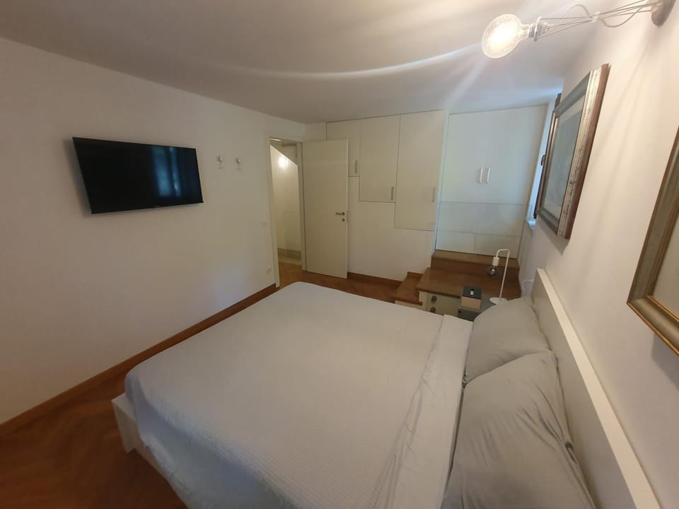 TV and multimedia, Bedroom, wardrobe