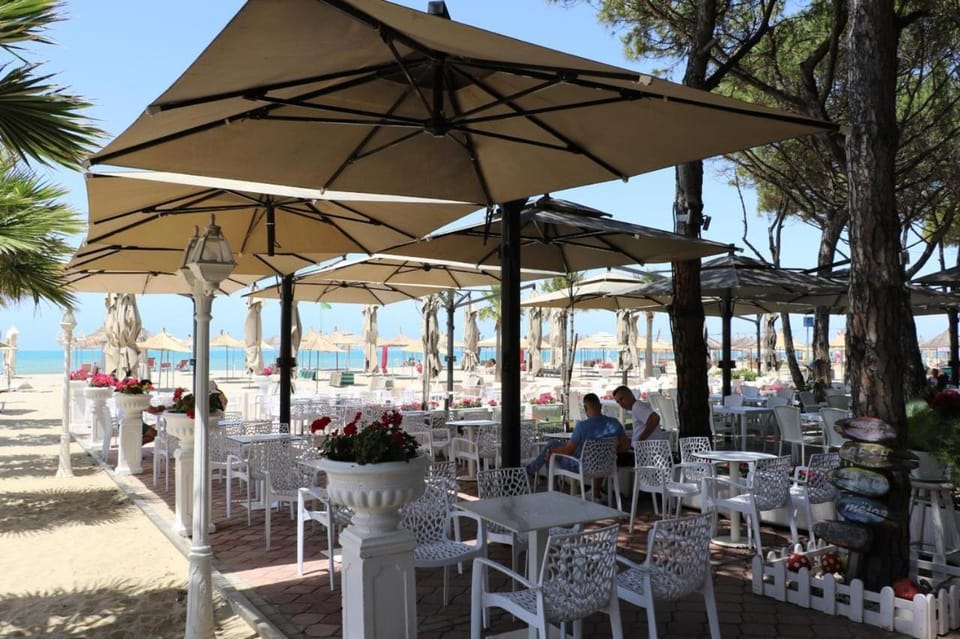 Restaurant/places to eat, Beach, Sea view