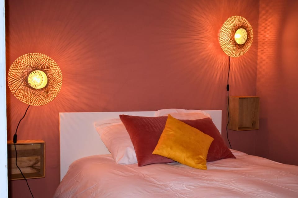 Bed, Photo of the whole room, Bedroom