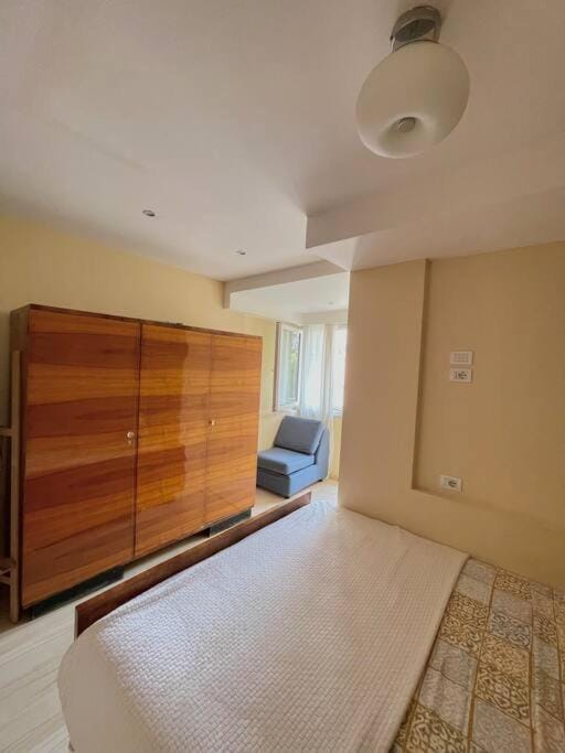Bllok's Brightest Gem - A Chic Stay in the Heart of Tirana Apartment in Tirana