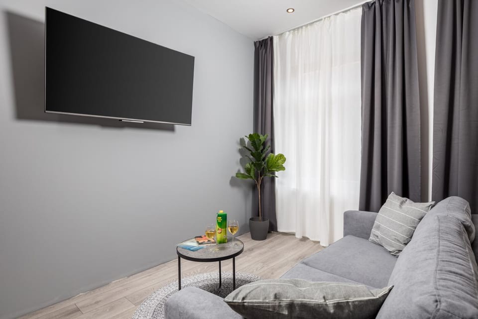 TV and multimedia, Seating area