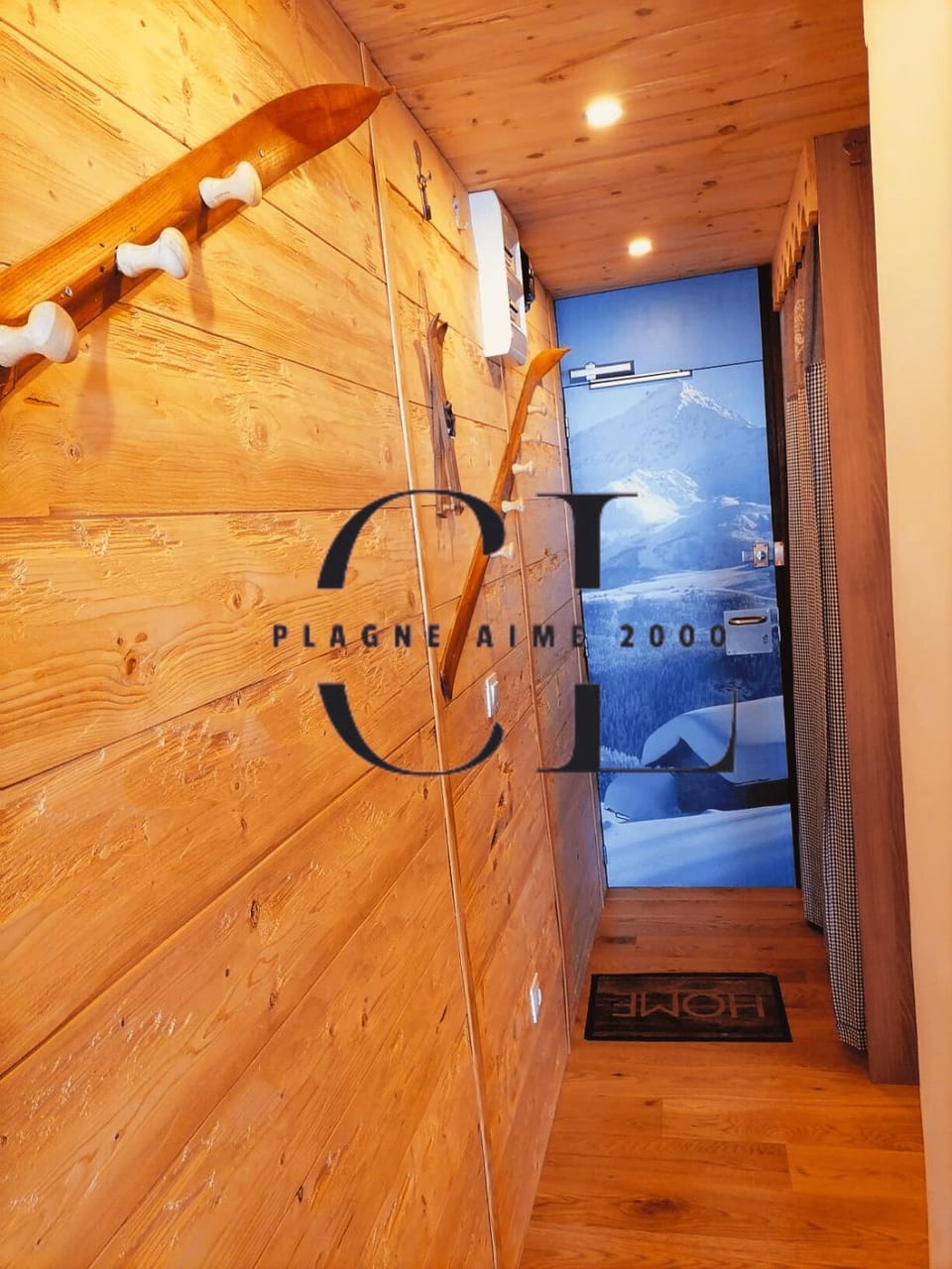 Facade/entrance, storage