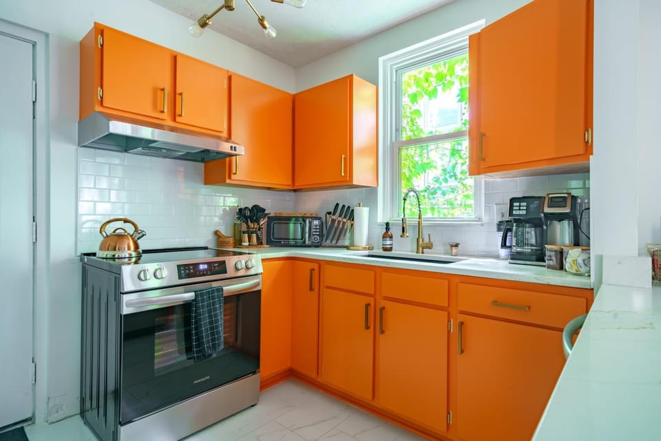 Coffee/tea facilities, Kitchen or kitchenette, dishwasher, minibar, oven, stove, toaster