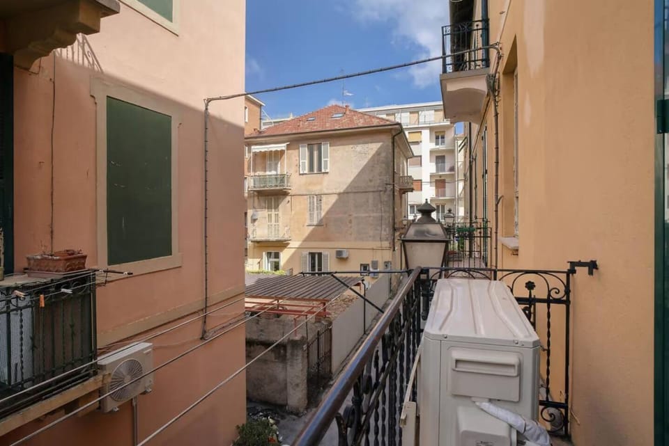 Moderno appartamento in centro Alassio Apartment in Liguria