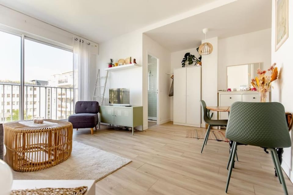 Studio 119 Apartment in Levallois-Perret