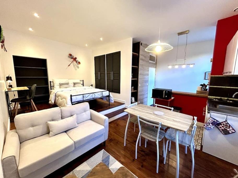 Le Puyravault - Studio situé en plein centre-ville & proche des thermes Apartment in Nouvelle-Aquitaine