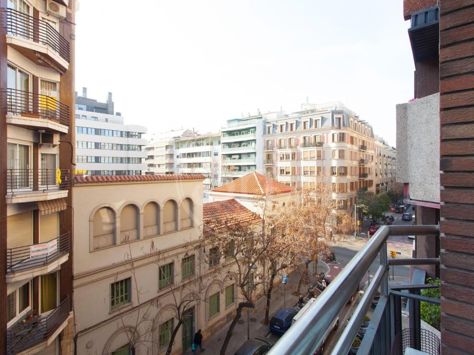 Property building, Day, Street view, Location
